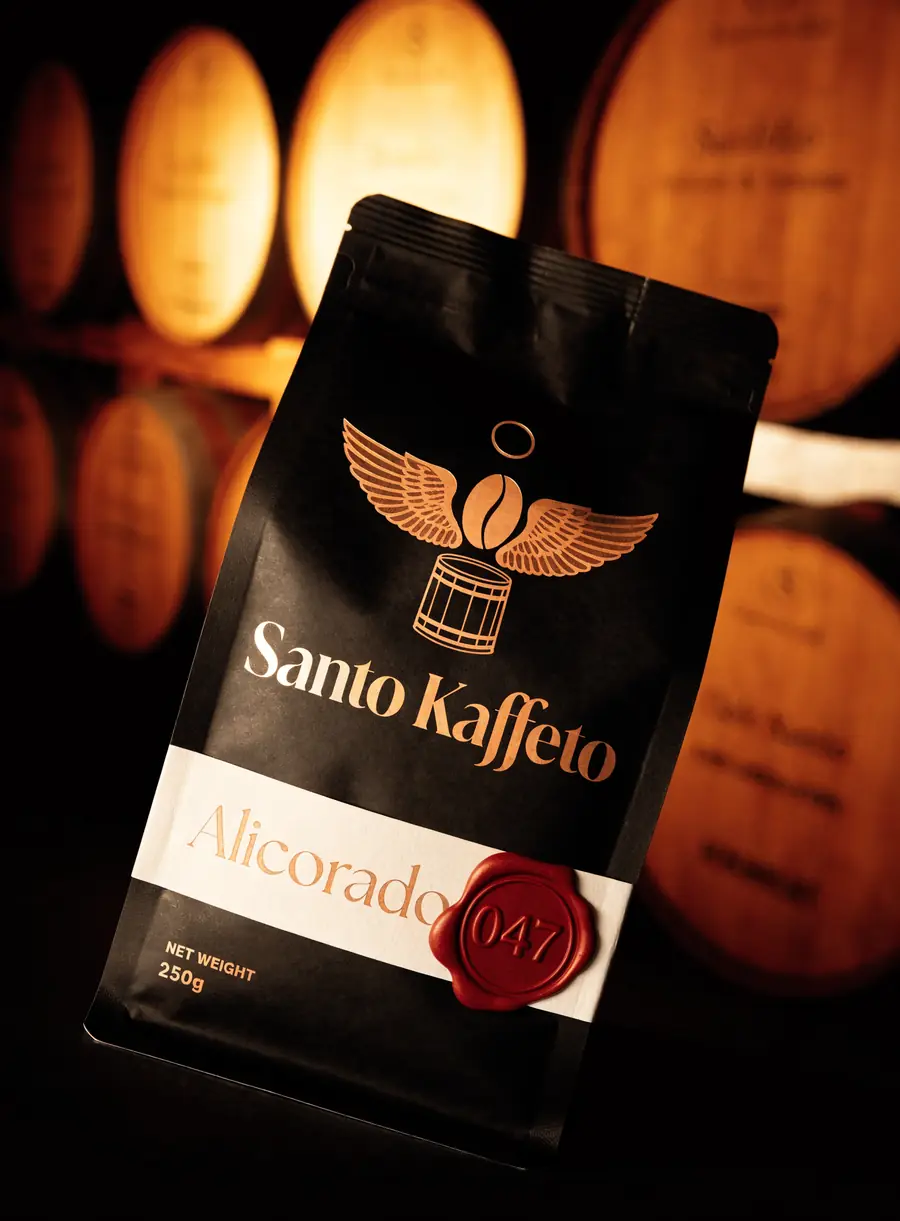 Bolsa bronce de café alicorado en barrica de ron con sello de cera numerado